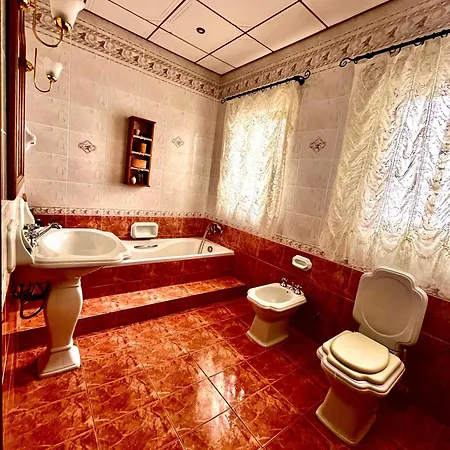 In Typical Maltese Maisonette 2 Gasthuis Ta' Cikkun